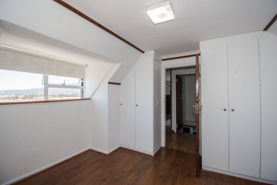 4 Bedroom Property for Sale in Mountainside Western Cape